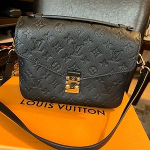 Louis Vuitton Black Monogram Empreinte Pochette Metis